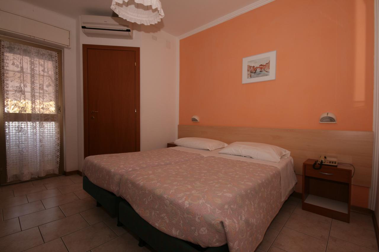 Hotel Villa Augusta Grado Exterior photo